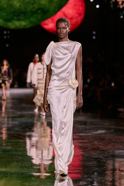 Look 52